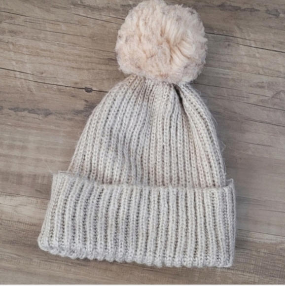 Bloggers Favorite Zara Women's Tan Beanie Hat - Picture 2 of 5